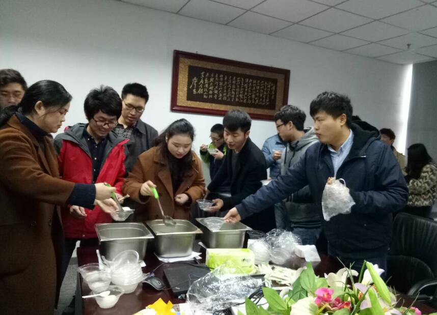 吃元宵，猜字谜，踢毽子----金沙乐娱场app安卓版喜迎元宵